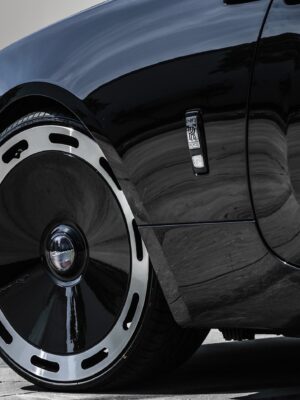 Giovanna Amur installed on Rolls Royce Wraith